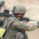 Bundeswehr-Soldat mit Pistole (Archiv)