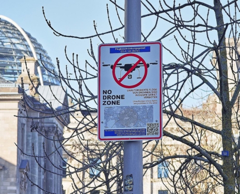Drohnen-Verbots-Schild am Bundestag