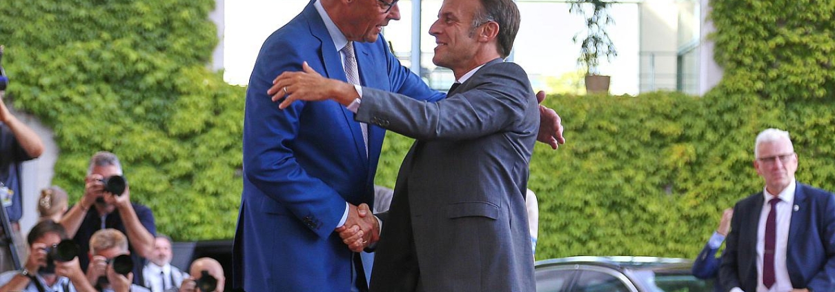 Friedrich Merz und Emmanuel Macron (Archiv)