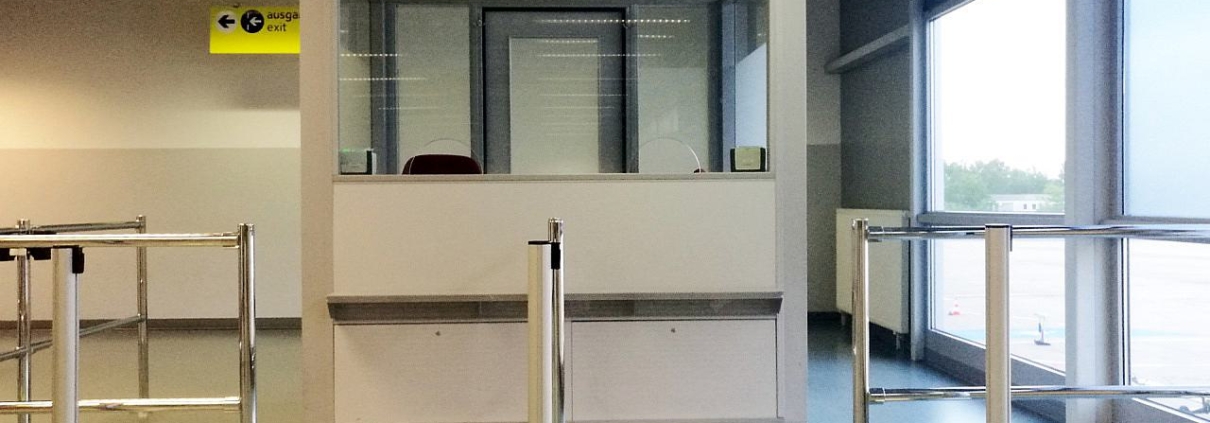 Kontrolle am Flughafen