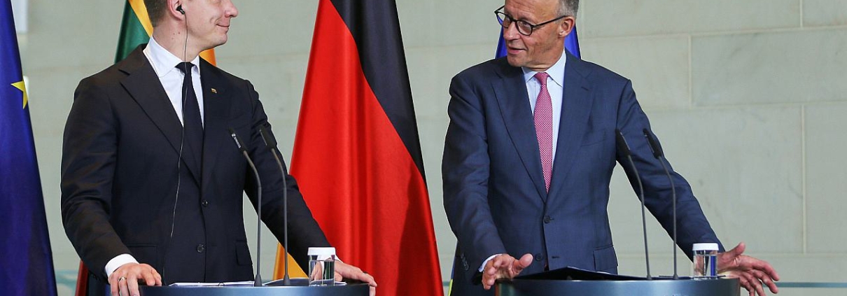 Mindaugas Sinkevicius und Friedrich Merz am 05.10.2026