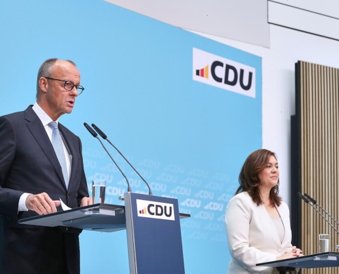 Friedrich Merz und Franziska Hoppermann am 12.10.2026
