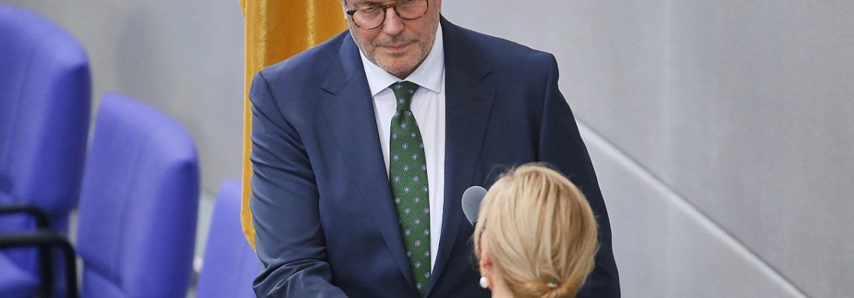 Alexander Schweitzer bei der Eidesleistung am 14.10.2026