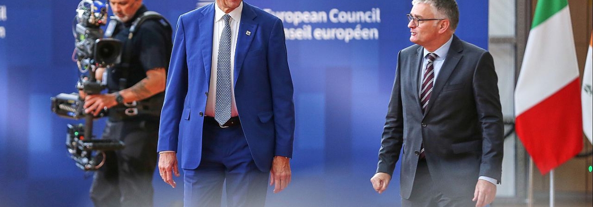 Friedrich Merz und Stefan Kornelius am 15.10.2026