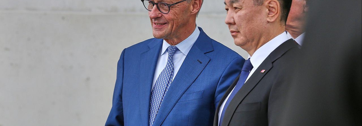 Friedrich Merz und Ukhnaa Khurelsukh am 21.10.2026