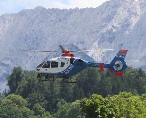Polizeihubschrauber nahe Schloss Elmau (Archiv)