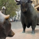 Bulle und Bär auf dem Börsenplatz in Frankfurt am Main