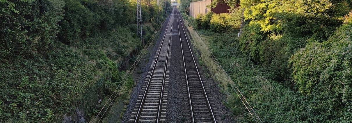 Zweigleisige Bahnstrecke (Archiv)