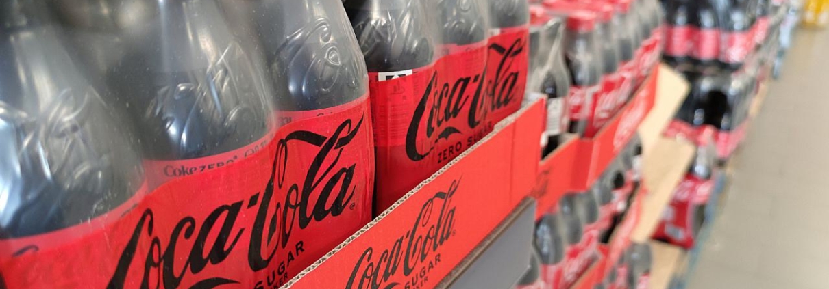 Coca Cola in einem Supermarkt (Archiv)