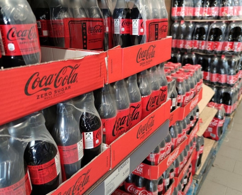 Coca Cola in einem Supermarkt (Archiv)