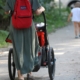 Mutter mit Kind und Kinderwagen (Archiv)