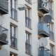 Satellitenschüssel an Wohnhaus (Archiv)